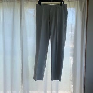 Izod men’s pants 33/32 khaki square print